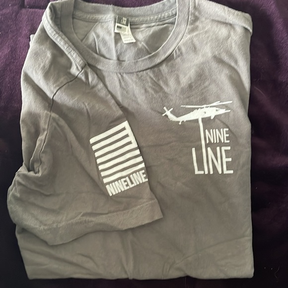 Nine line t-shirt - Picture 1 of 3
